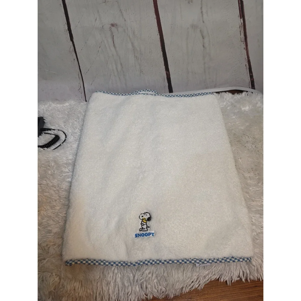 Peanuts Snoopy White Plush Bath Towel Blue Gingham Trim 2022 35x18